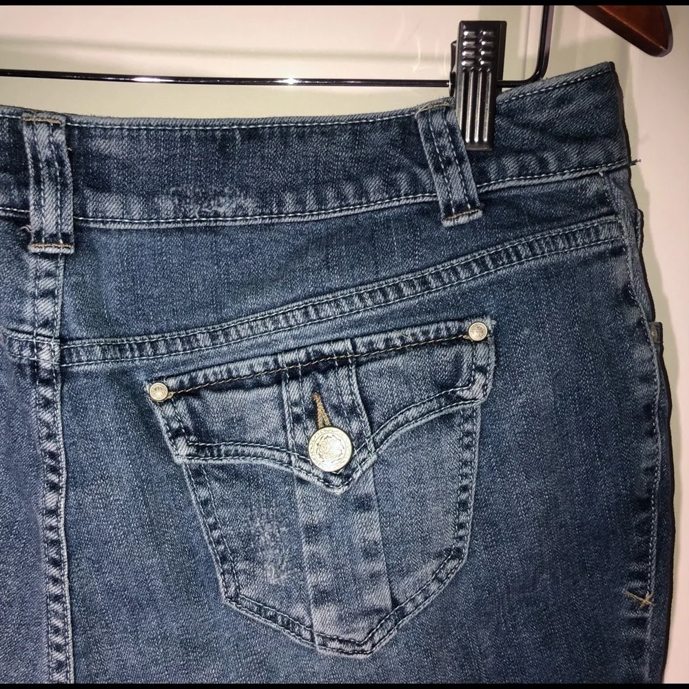 Lane Bryant distressed jean shorts size 16